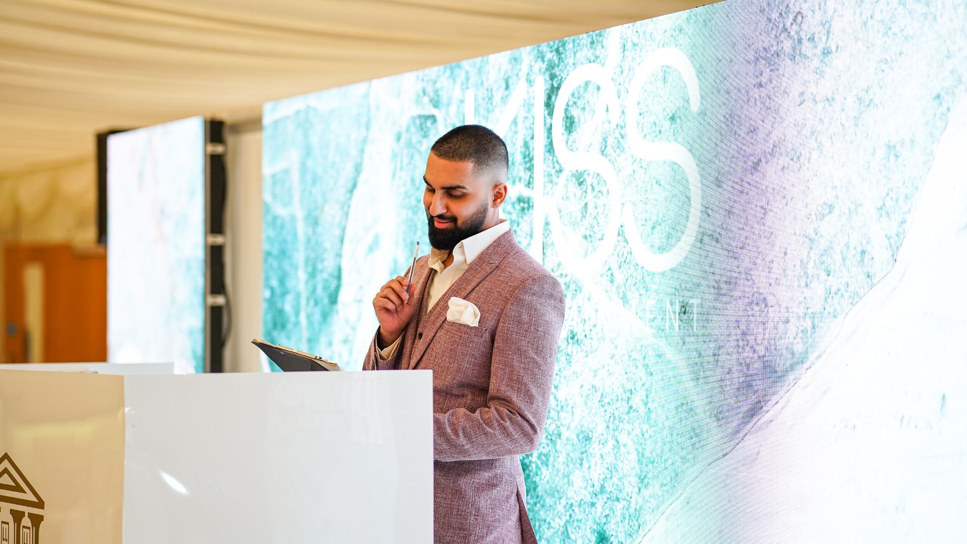 Kiss Entertainment Header